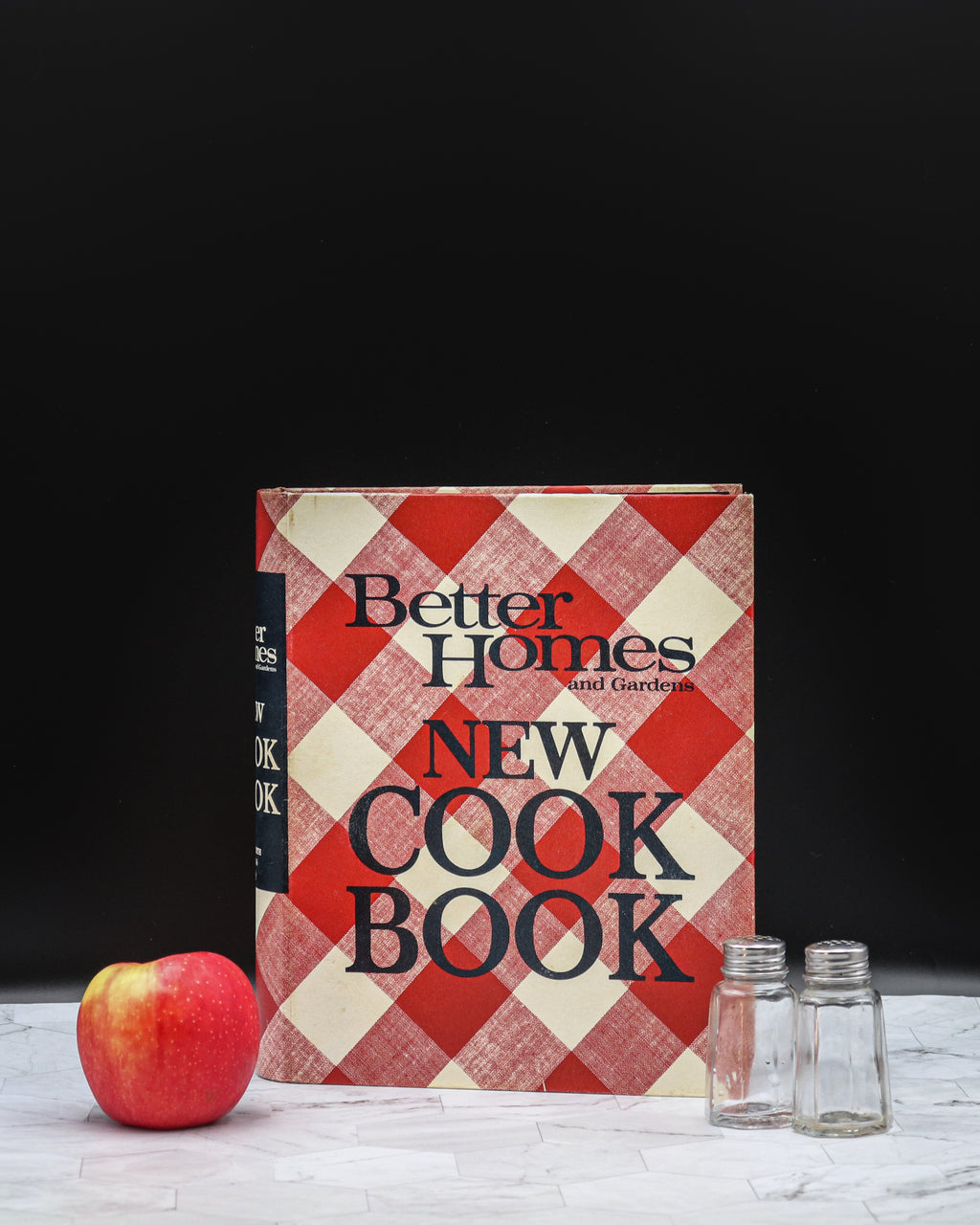 Vintage Betty Crocker’s New & Revised Cookbook (1969–1978) – Hardcover Binder Cookbook