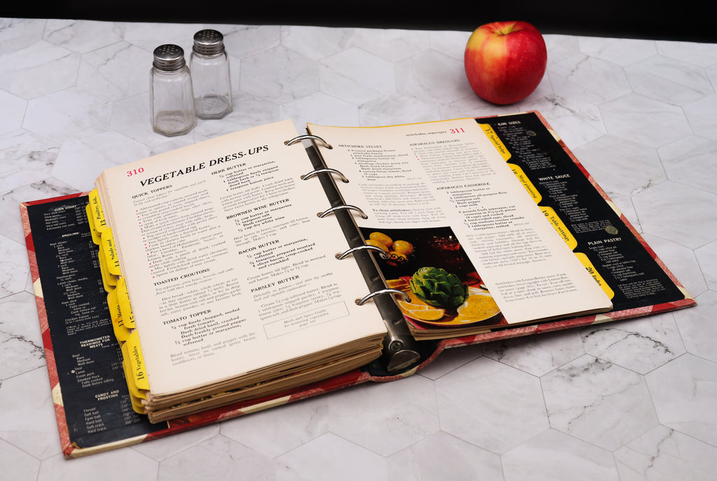 Vintage Betty Crocker’s New & Revised Cookbook (1969–1978) – Hardcover Binder Cookbook