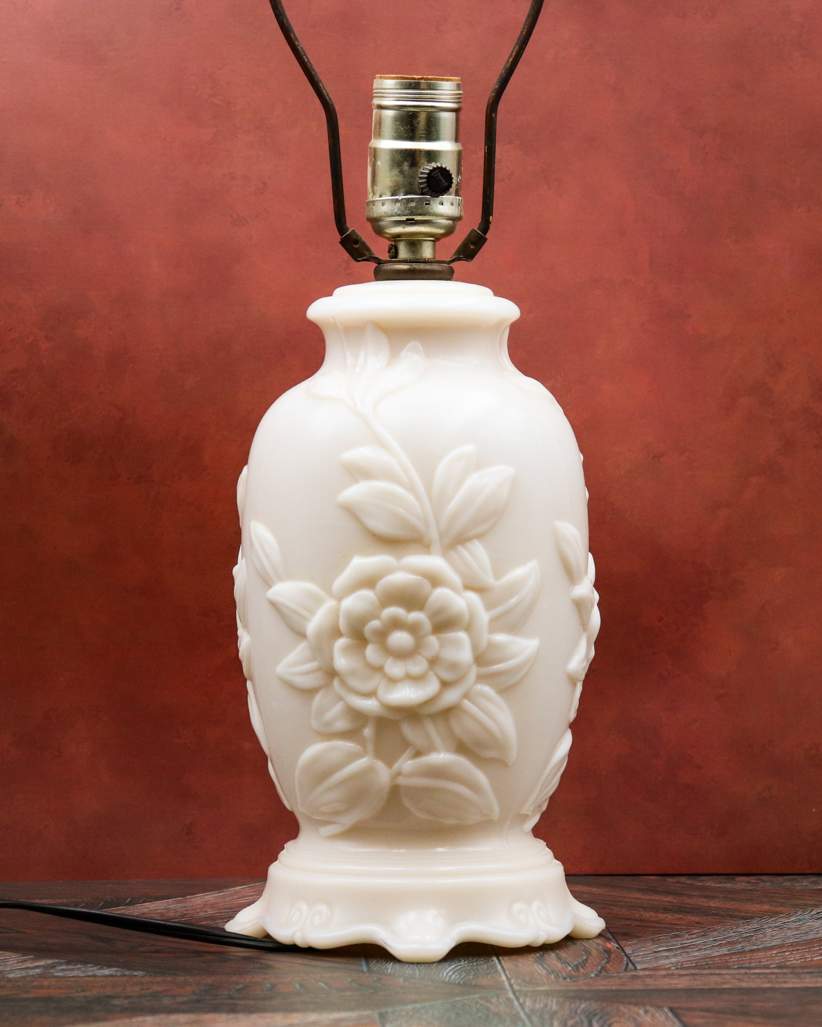 Vintage 1940s Aladdin Alacite Glass Electric Table Lamp – White Milk Glass Floral Boudoir Lamp