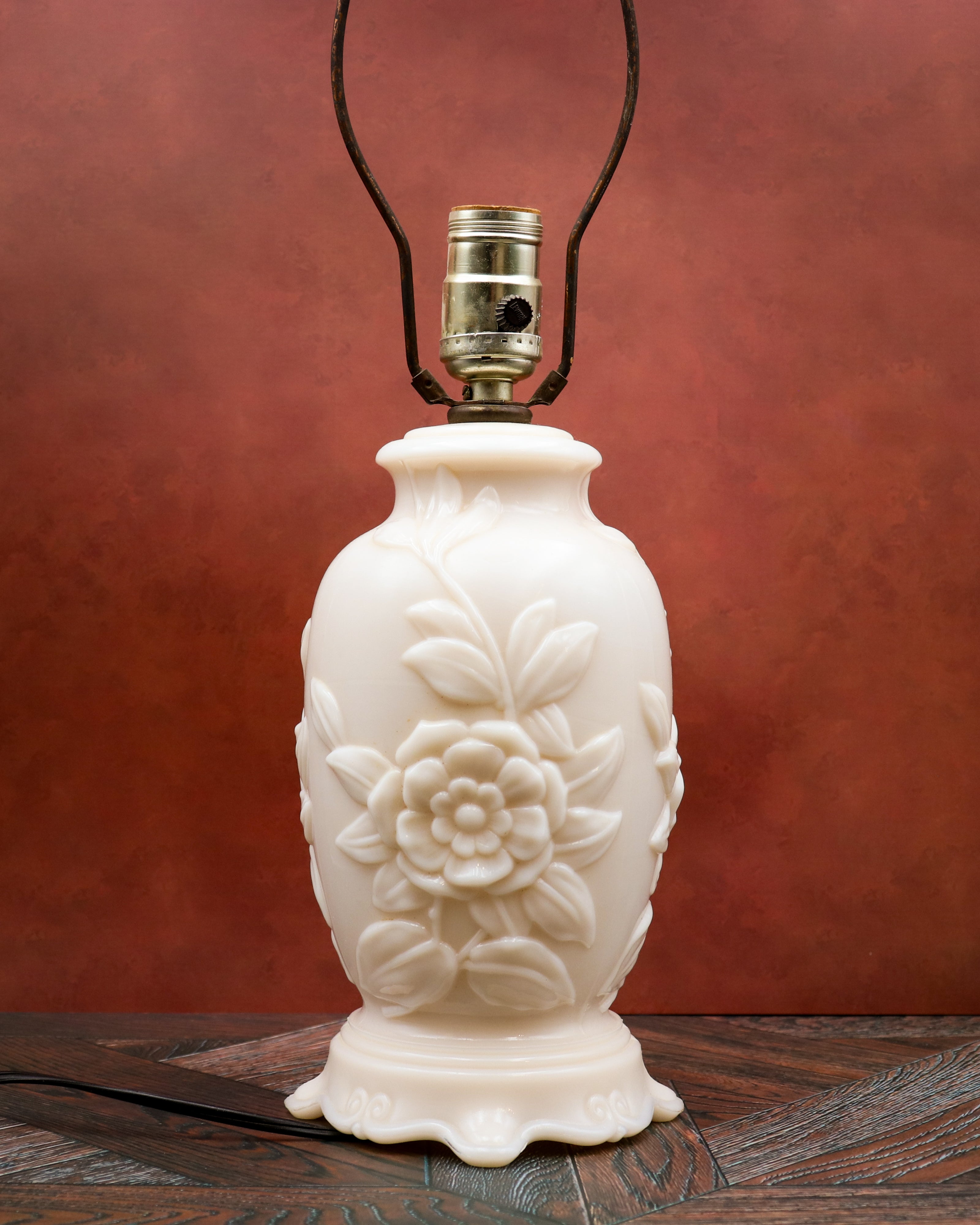 Vintage 1940s Aladdin Alacite Glass Electric Table Lamp – White Milk Glass Floral Boudoir Lamp