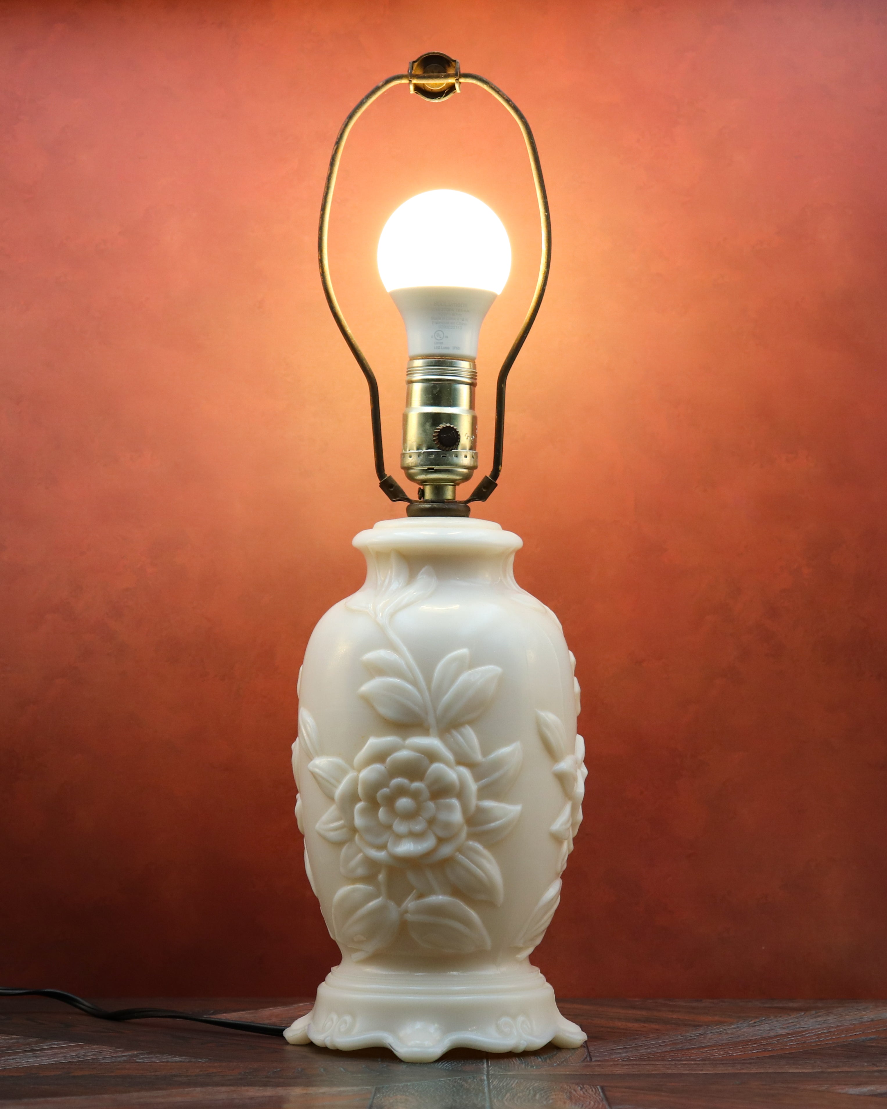 Vintage 1940s Aladdin Alacite Glass Electric Table Lamp – White Milk Glass Floral Boudoir Lamp